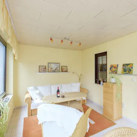 Cozy Retreat In Apartament