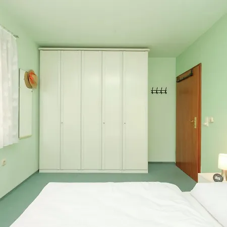 Cozy Retreat In 아파트 *