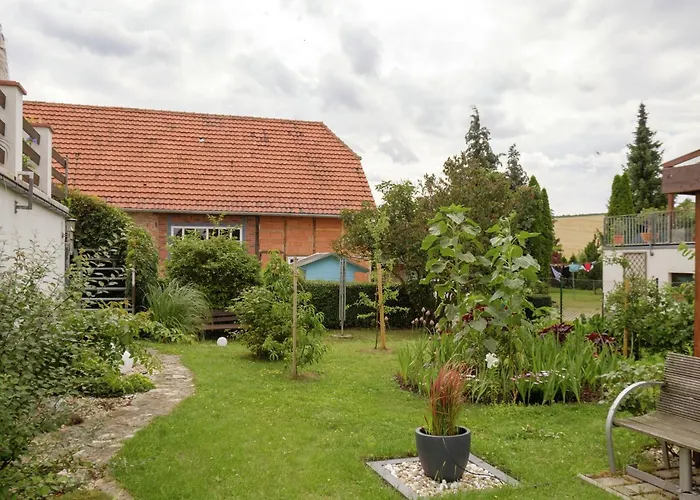 Cozy Retreat In 公寓 *